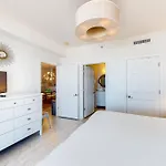 Twin Palms Resort